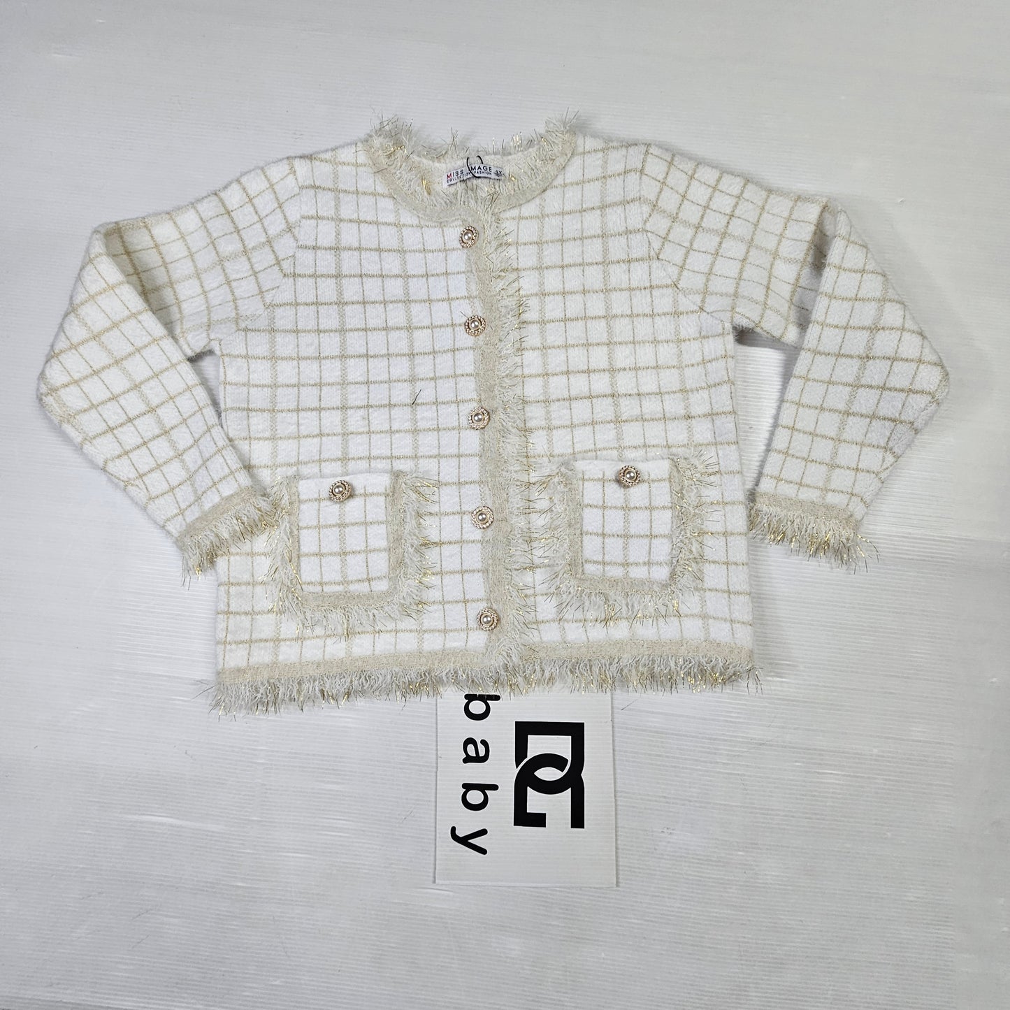 Maglia Chic con Bottoni Gioiello ✨🧶