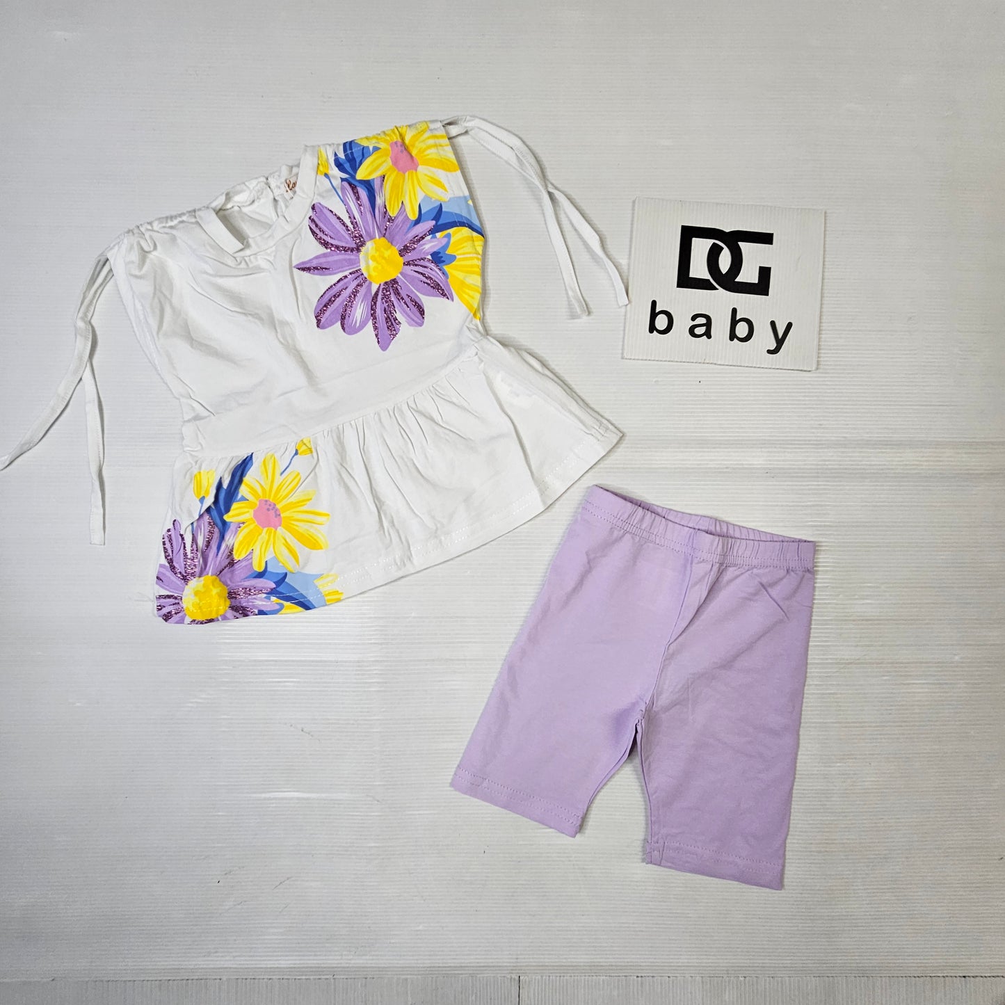 Completo bimba estivo con leggings ciclista e maglia floreale 🌸