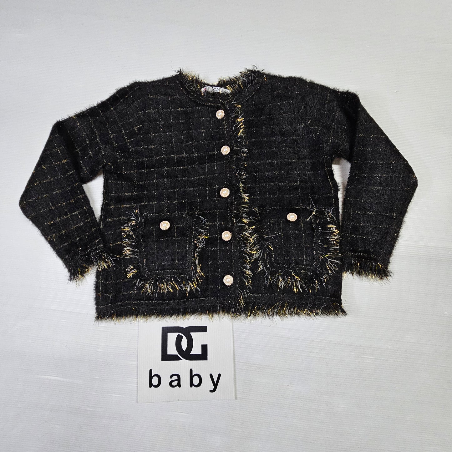 Maglia Chic con Bottoni Gioiello ✨🧶