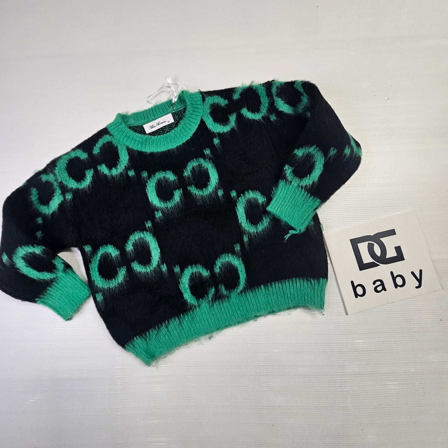 maglioncino modello CHANEL