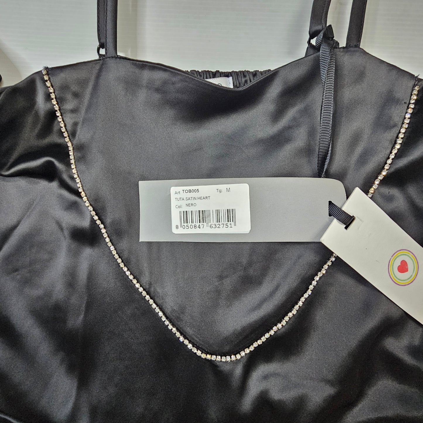 TOB005 Tuta satin nero con strass