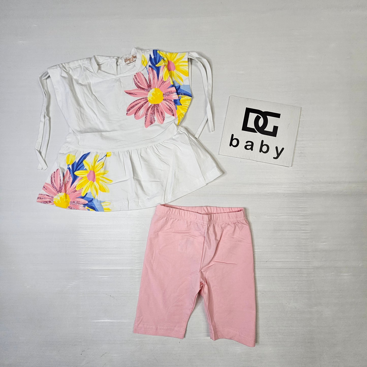 Completo bimba estivo con leggings ciclista e maglia floreale 🌸