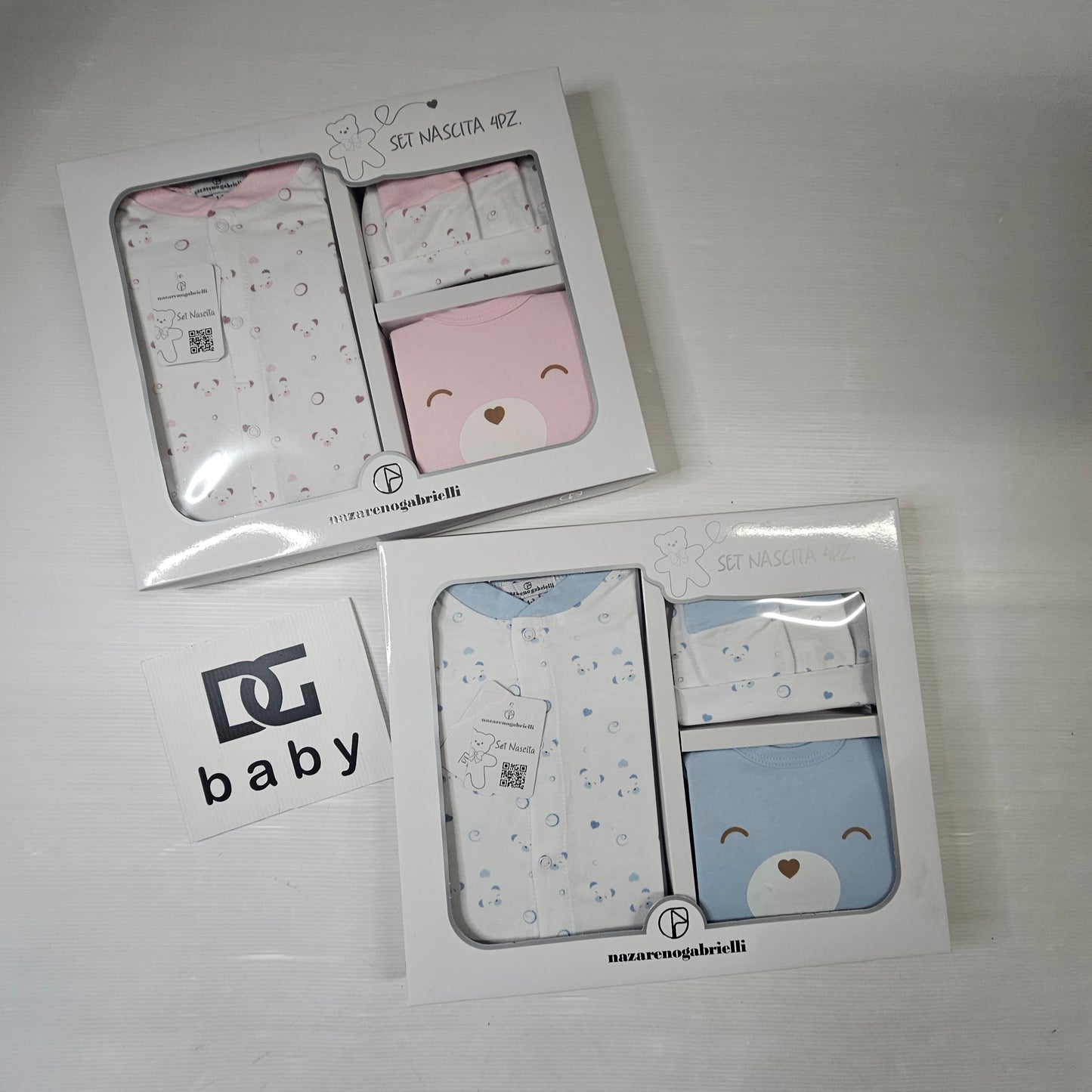 Set Nascita 4 Pezzi “So Cute” 🧸🤍 – Art. NG-3593