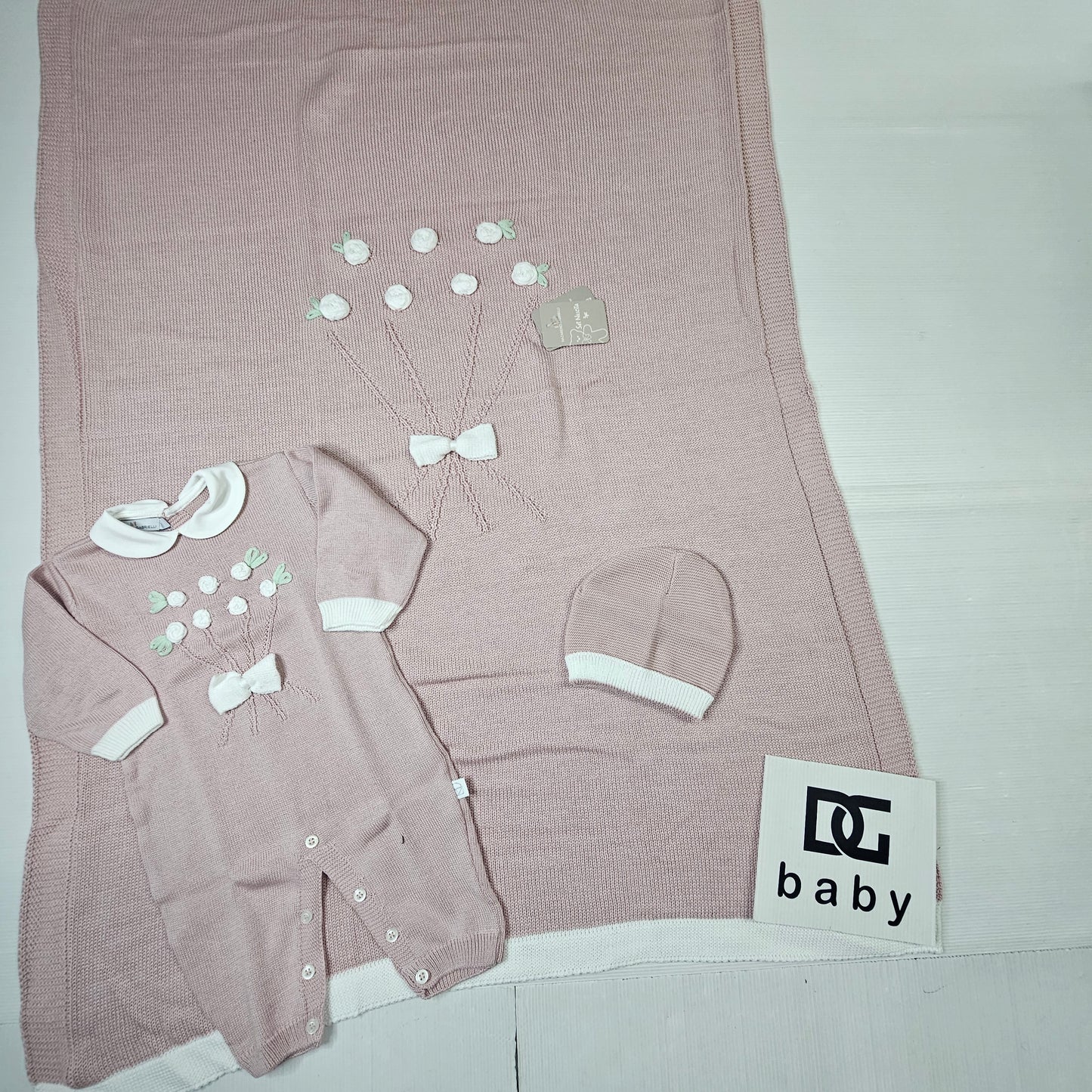🎀 Set neonata 3 pezzi in maglia ricamata – NG-3484 👶💖
