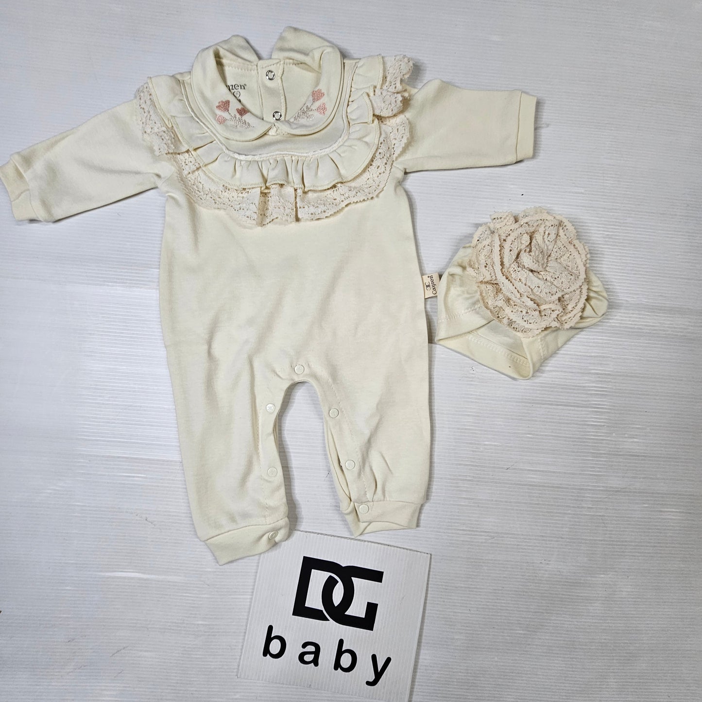 Tutina neonata in cotone con pizzo 🤍