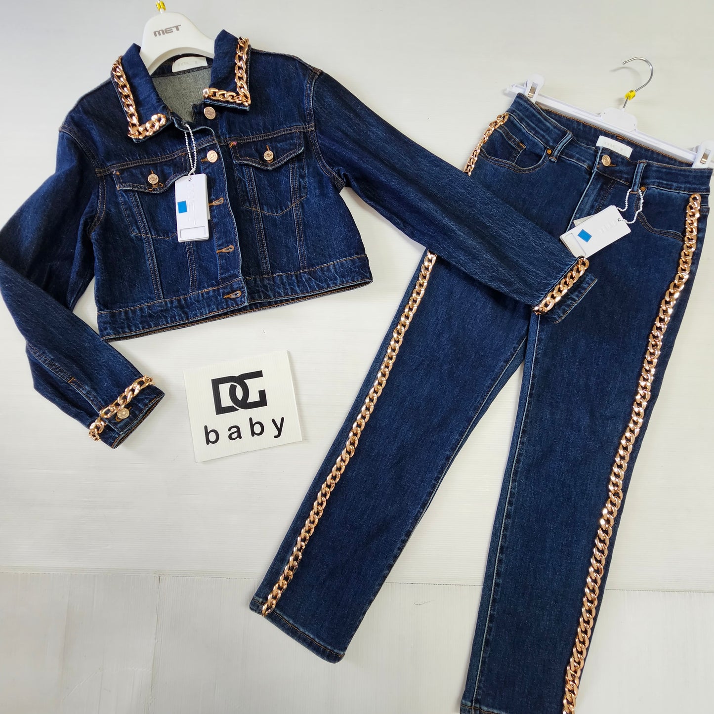 Completo bambina giubbino e jeans denim con catena – MET