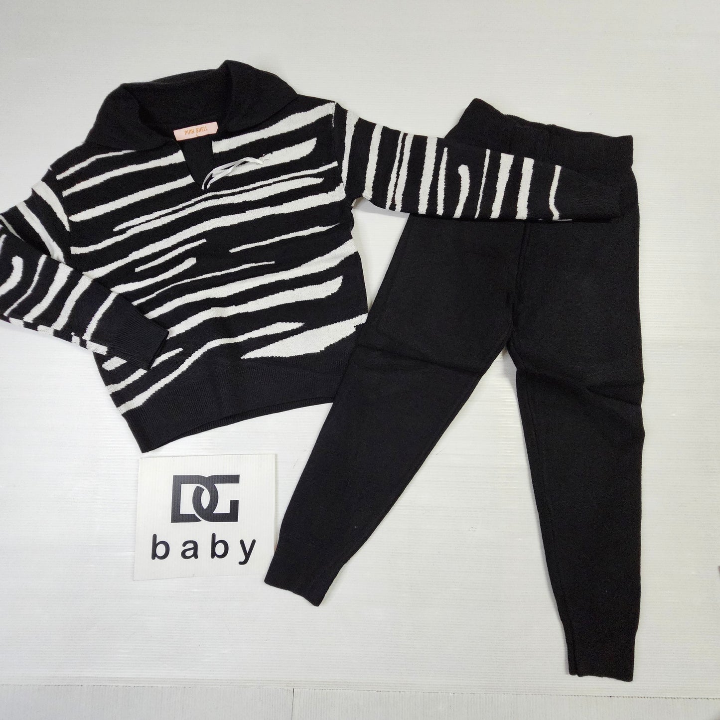 Completo maglia e pantalone “Zebra Chic”