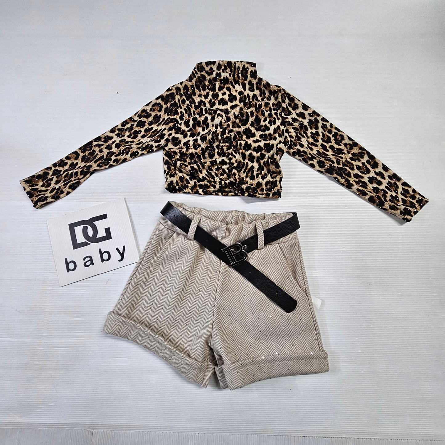 ✨ Completo Leopard + Shorts Eleganti