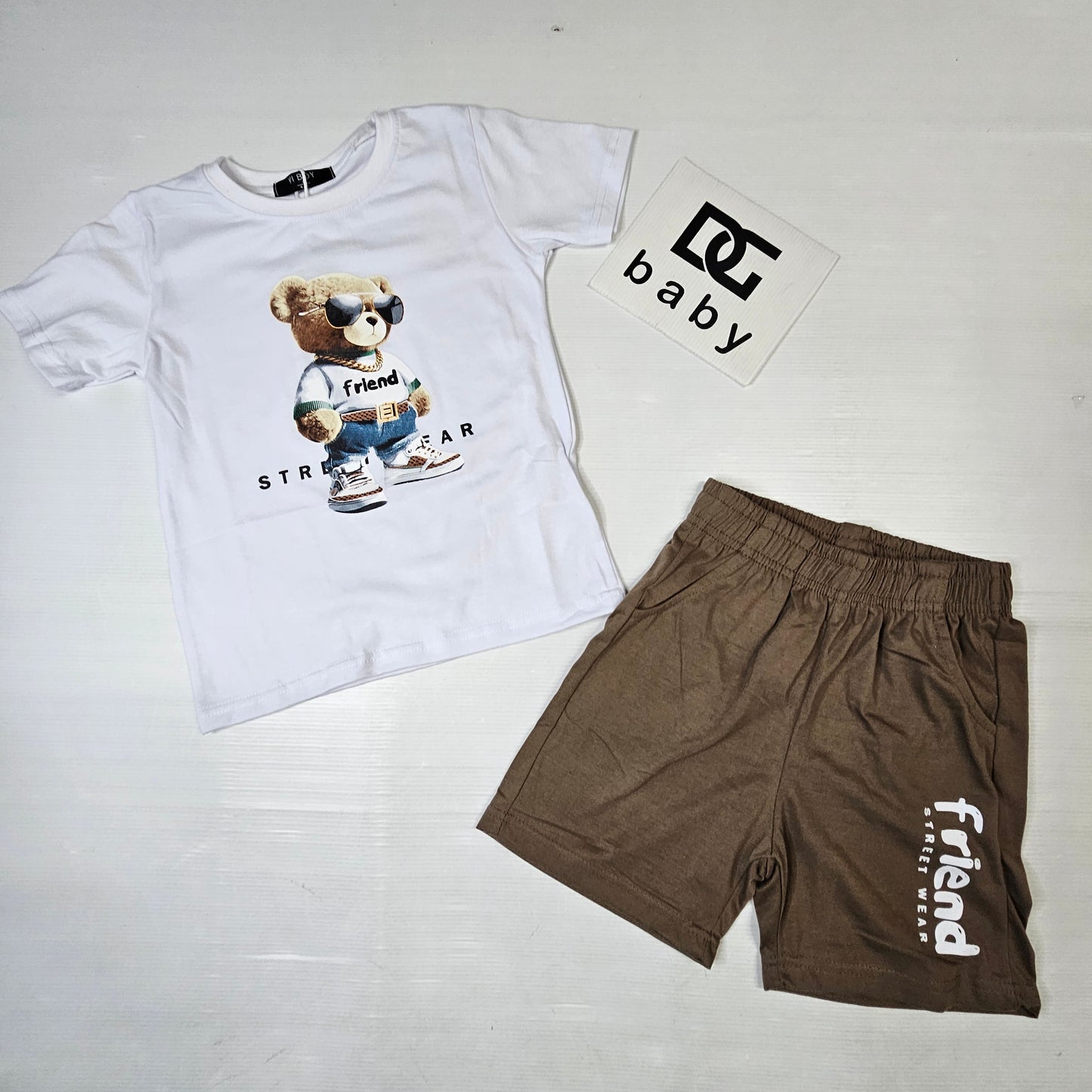 Completo bambino t-shirt orsetto Frien e bermuda sportivi