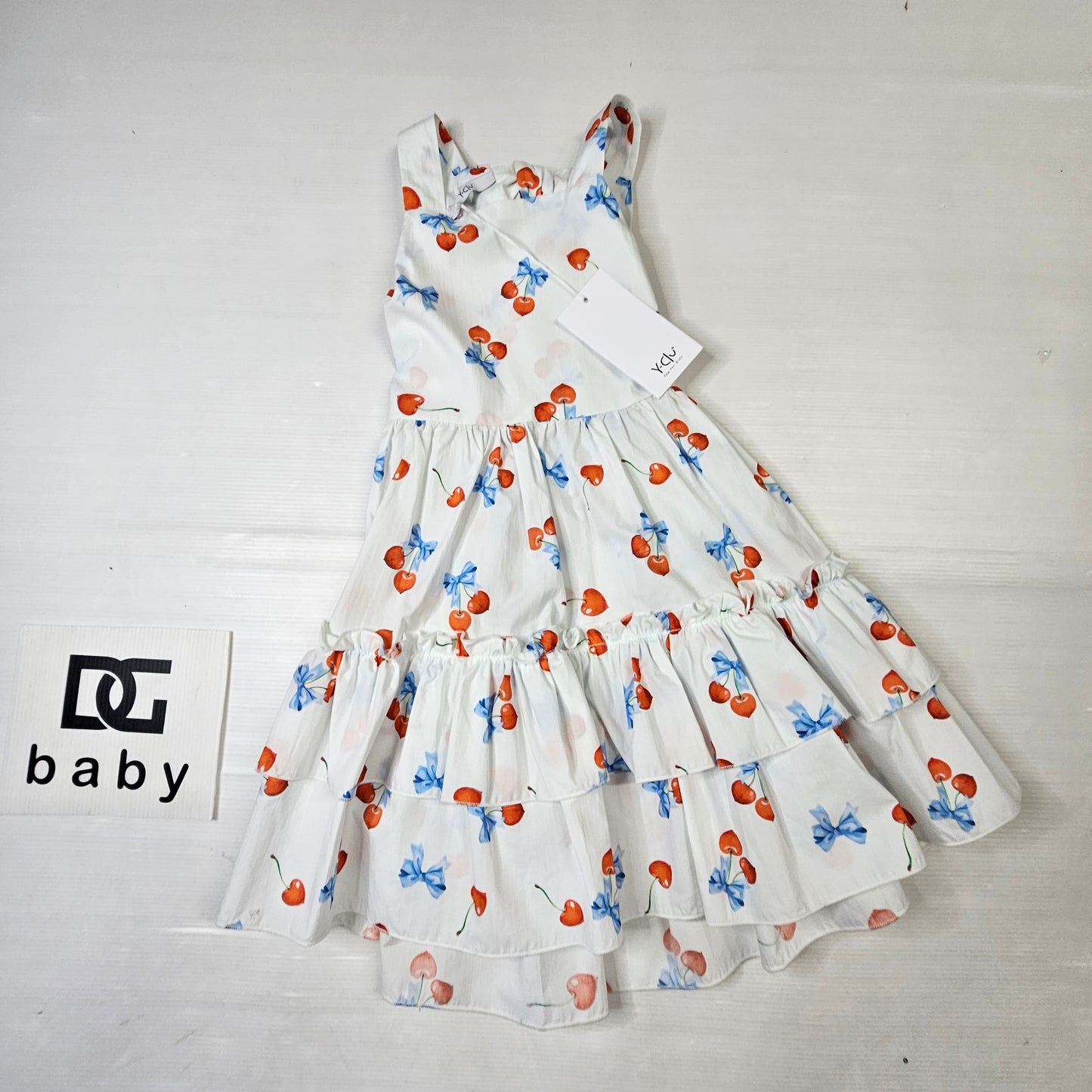 Vestito bambina Y-CLÙ “Cherry Bow” con balze e stampa ciliegie AF397AKB525