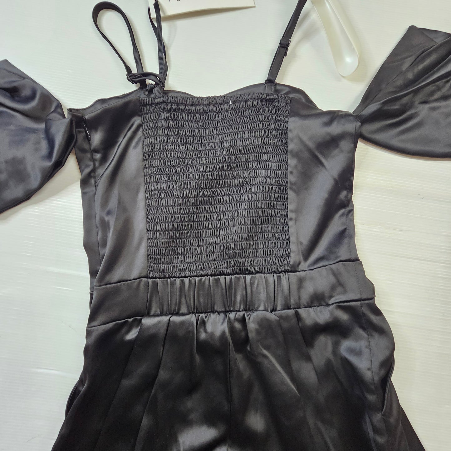 TOB005 Tuta satin nero con strass
