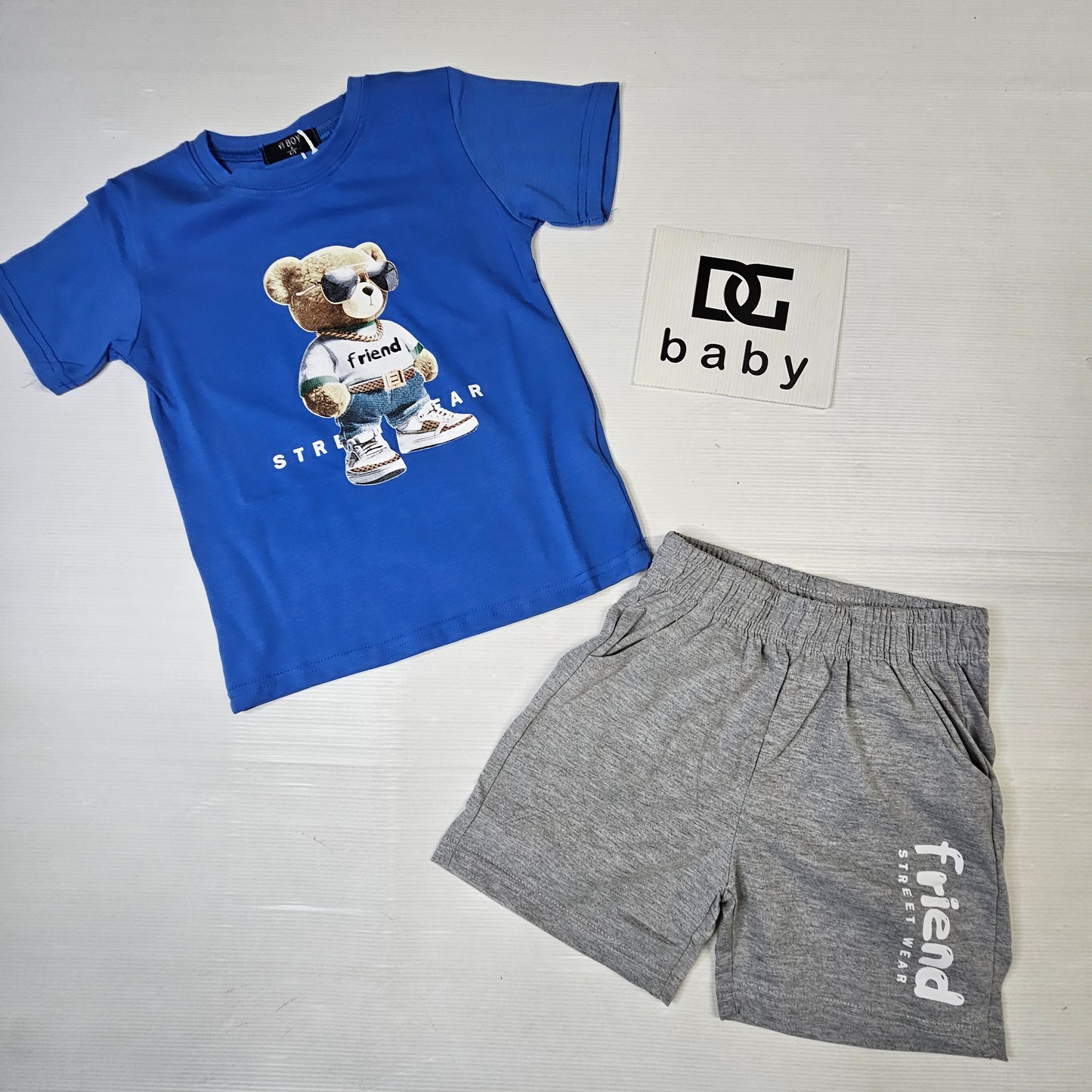Completo bambino t-shirt orsetto Frien e bermuda sportivi