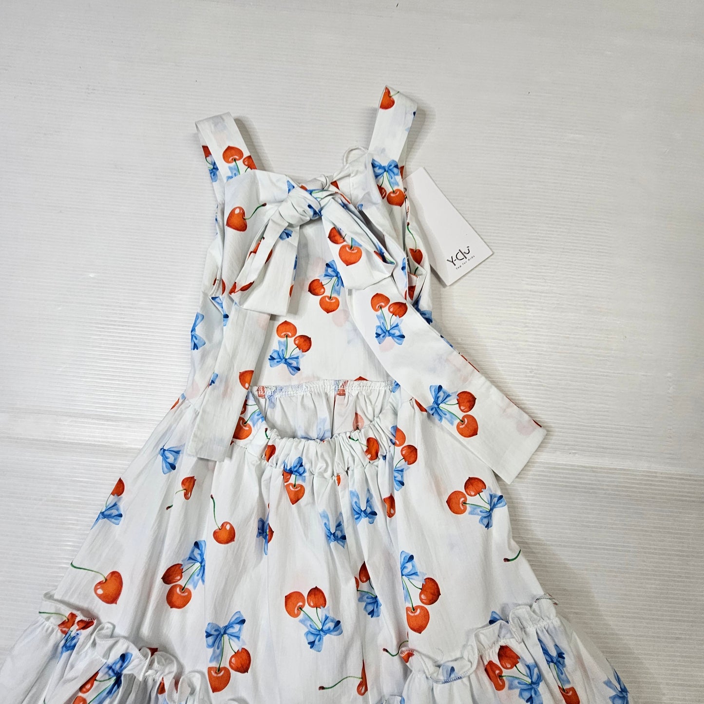 Vestito bambina Y-CLÙ “Cherry Bow” con balze e stampa ciliegie AF397AKB525