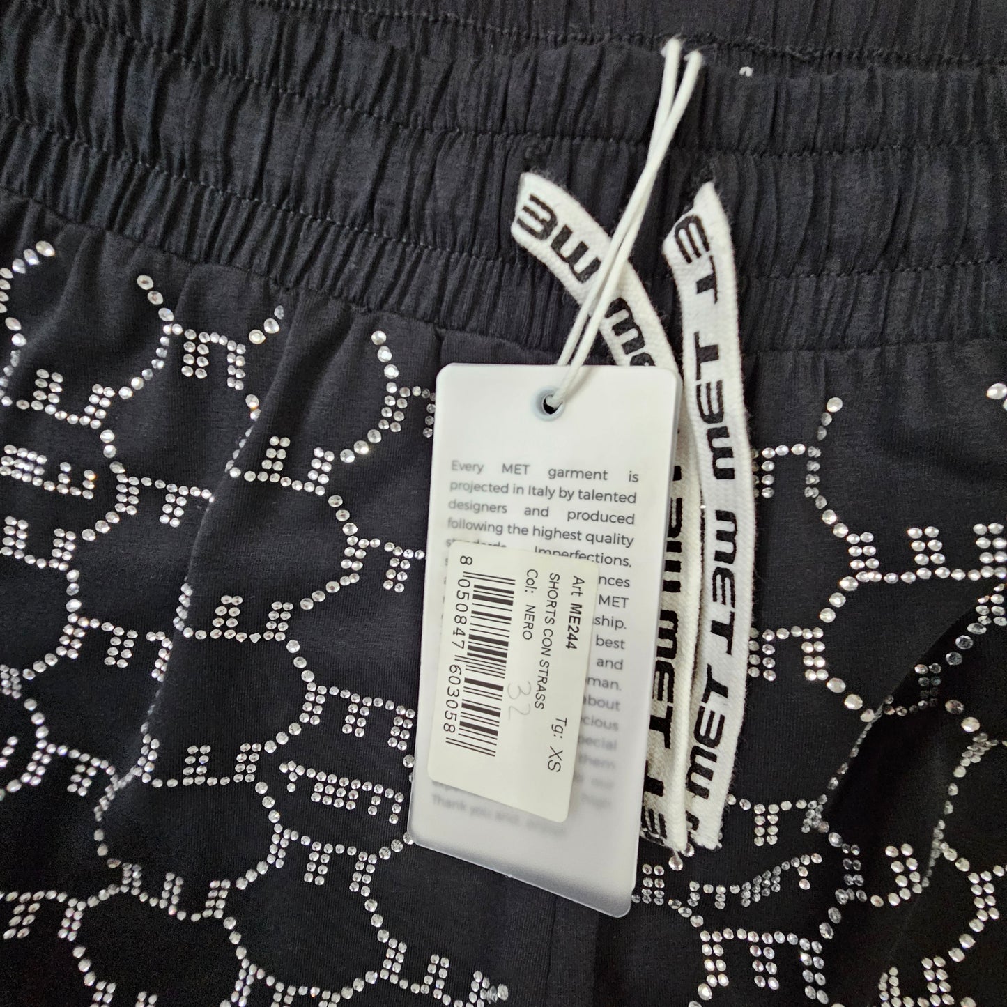Completo bimba MET ME243 nero crop top e shorts con strass