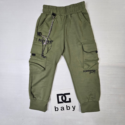 Pantalone bambino cargo sportivo con tasche e catena