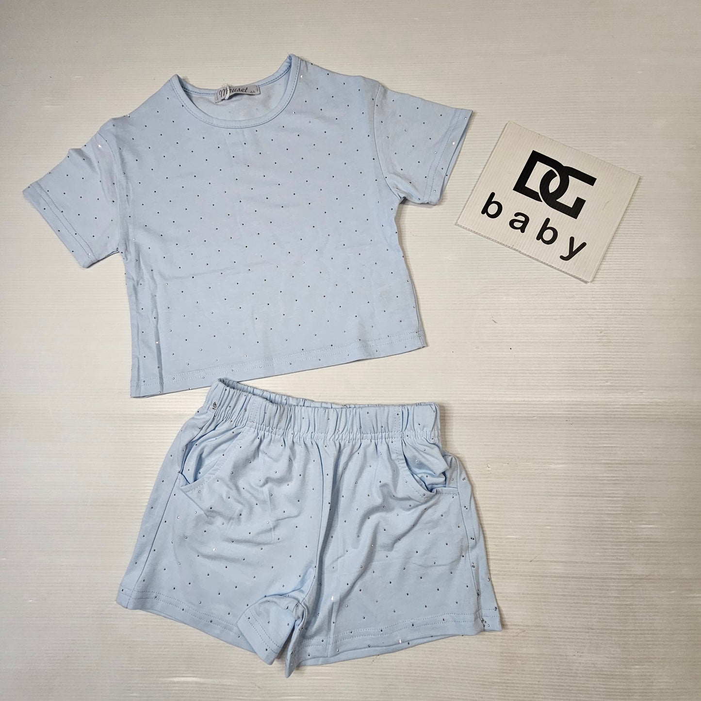 Completo t-shirt crop + shorts Mouet